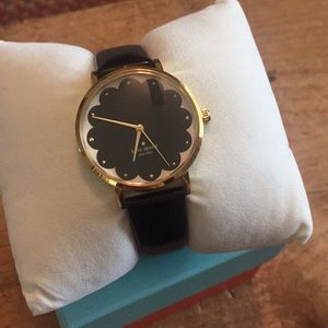 NWT Kate Spade Metro Scallop Black Watch